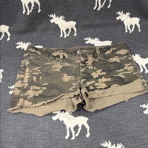 Rue21 Camouflage Women's Cargo Shorts